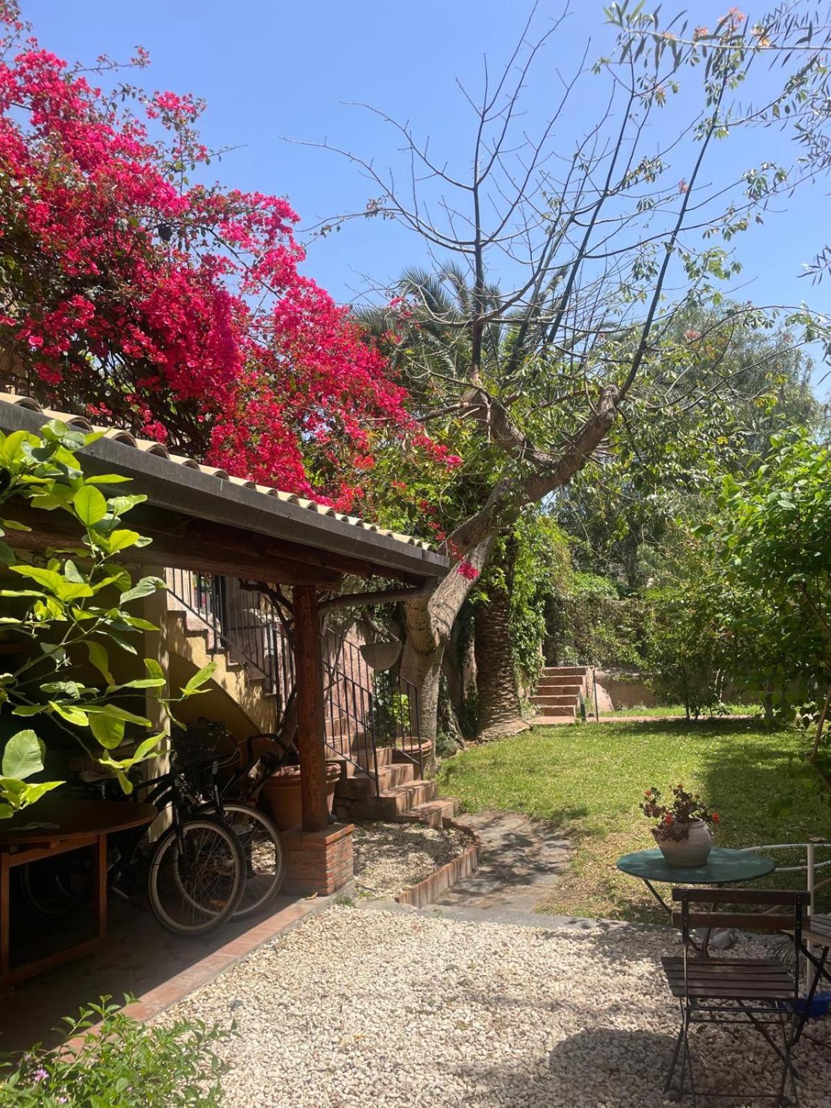 Inn The Garden Катания Экстерьер фото