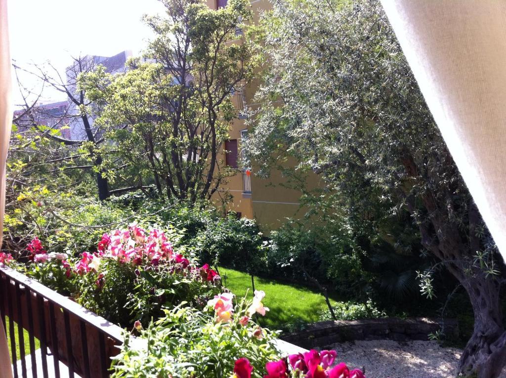 Inn The Garden Катания Экстерьер фото